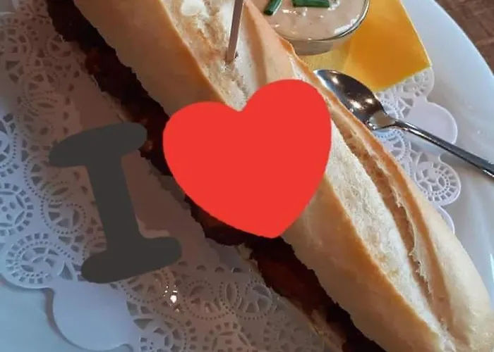 Hotel-cafe Knoors-meeks Stein Urmond 酒店 *