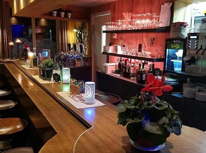 Hotel-cafe Knoors-meeks Stein Urmond Отель Berg