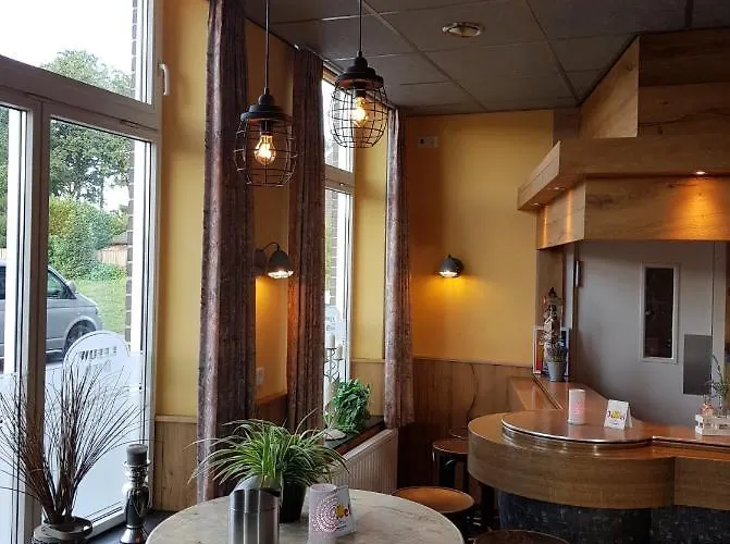 Hotel-cafe Knoors-meeks Stein Urmond Отель *